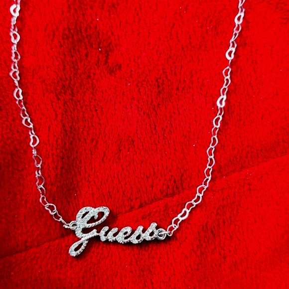 Guess necklace with the crystal Guess logo - Picture 2 of 2